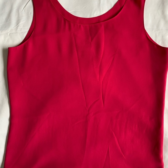 BEECHERS BROOK |  FUSHIA PINK round neck sleeveless camisole top, medium - Picture 2 of 6